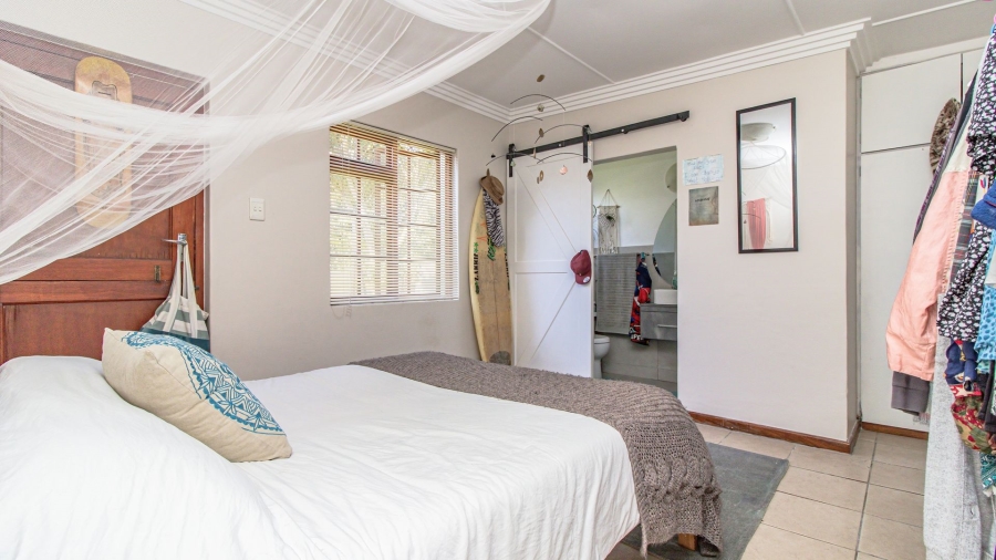 1 Bedroom Property for Sale in Sandbaai Western Cape